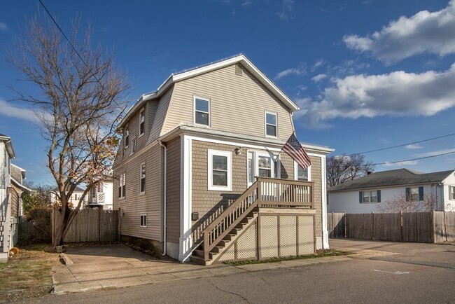 Building Photo - 62 Stafford Rd