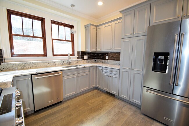 Building Photo - 44 Gerrish St