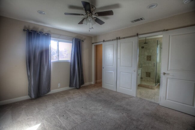 Building Photo - Sapcious remodeled Sundale w/ open floorplan