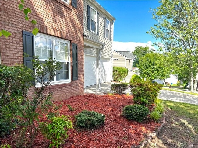 Building Photo - 1700 Ivey Pointe Ct