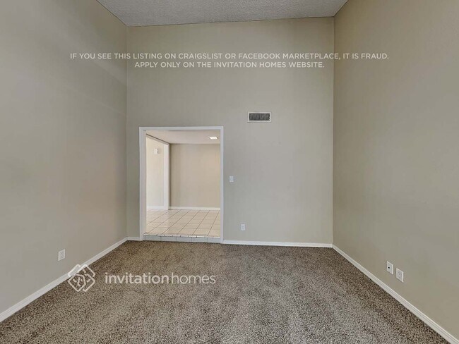 Building Photo - 4637 W Vista Ave