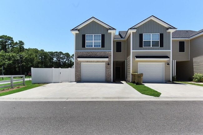 Building Photo - Custom designed 3 Bedroom + BONUS Townhome...