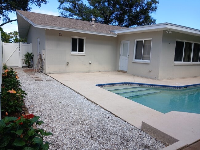 Foto del edificio - 5682 45th Ave N