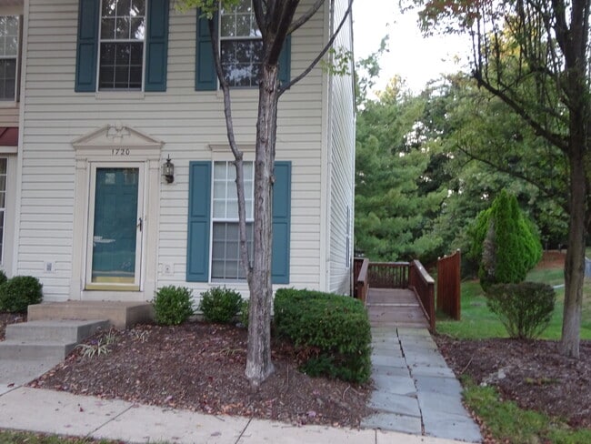 Building Photo - 1720 Grover Glen Ct