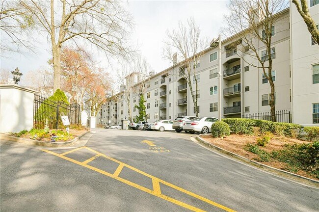 Foto del edificio - 970 Sidney Marcus Blvd NE