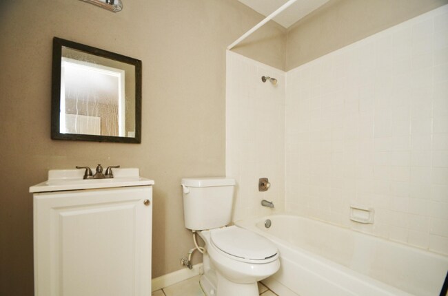 Foto del edificio - 17230 Imperial Valley Dr