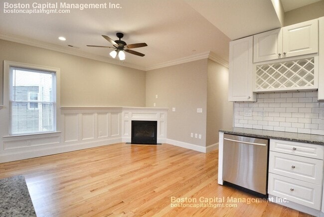 Photo - 57 W Seventh St Townhome