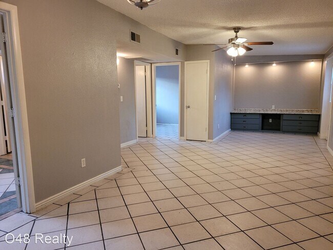 Building Photo - 3 br, 2 bath House - 102 E Ivy St