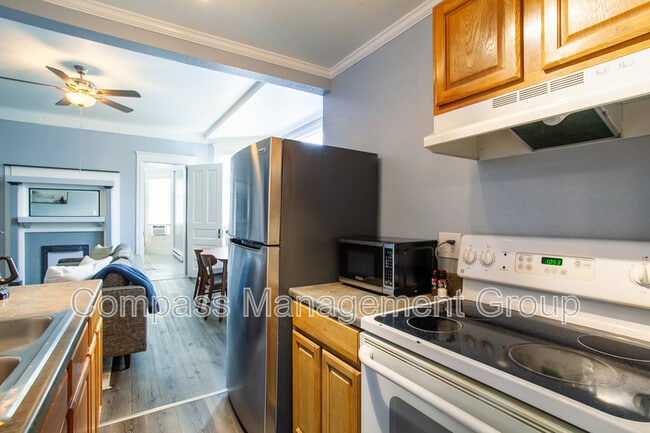 Building Photo - 813 Hall of Fame Dr