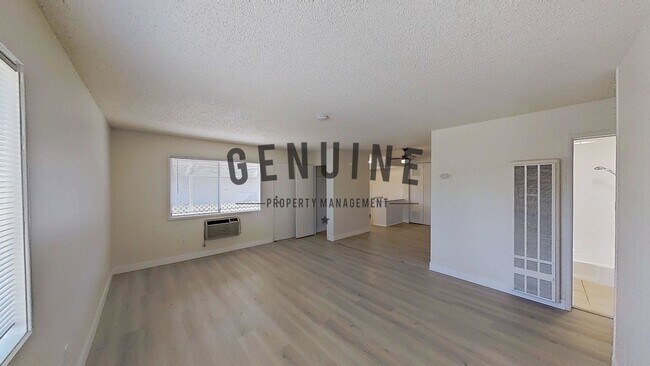 Foto del edificio - Cameo Ln Four-Plex