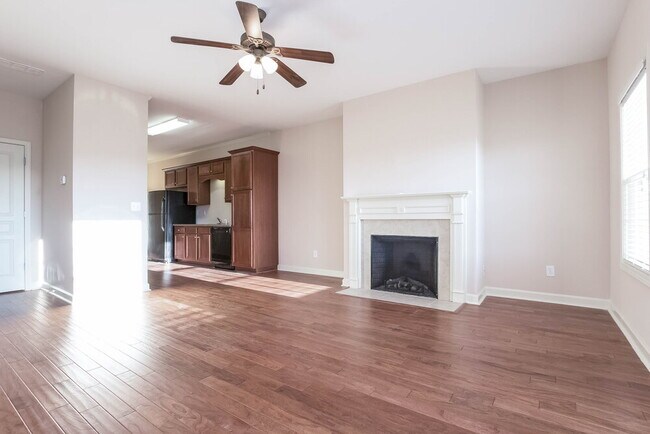 Building Photo - 537 Pringle Dr NE