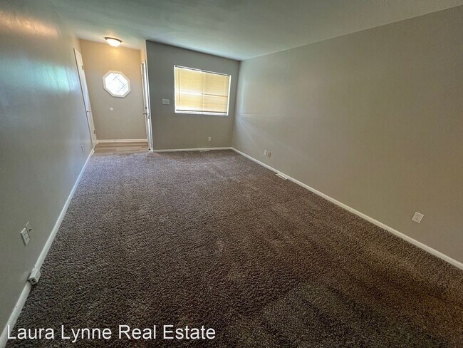 Building Photo - 2 br, 1 bath House - 5618 N Strathbury Ave