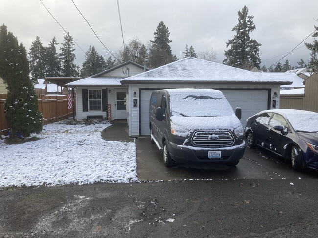 Building Photo - 14813 SE Arista Dr