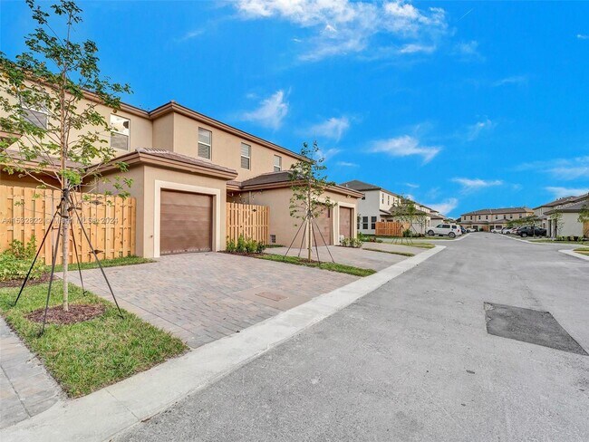 Building Photo - 26464 SW 148th Ct