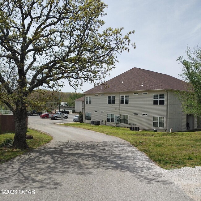 5258 Courtney Ln Unit H, Joplin, MO 64804 Condo for Rent in Joplin