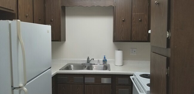 Building Photo - 12826 Hill Dr
