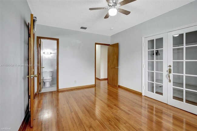 Foto del edificio - 4 br, 3 bath House - 6300 SW 24th St