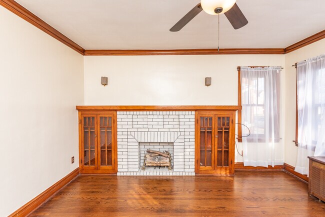Building Photo - 2848 N Kostner Ave