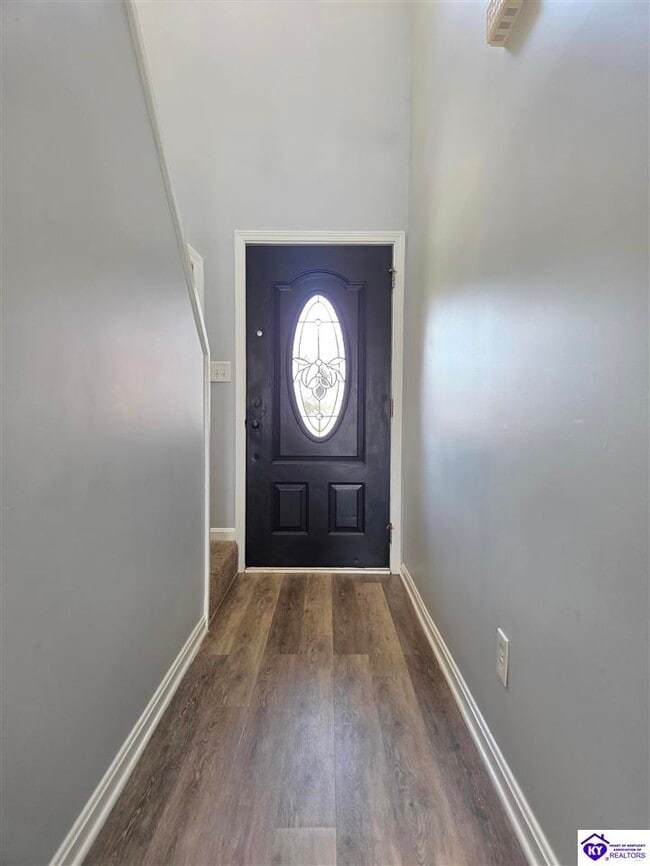 Building Photo - 153 Twin Lakes Dr