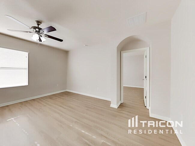 Foto del edificio - 2449 Valhalla Dr