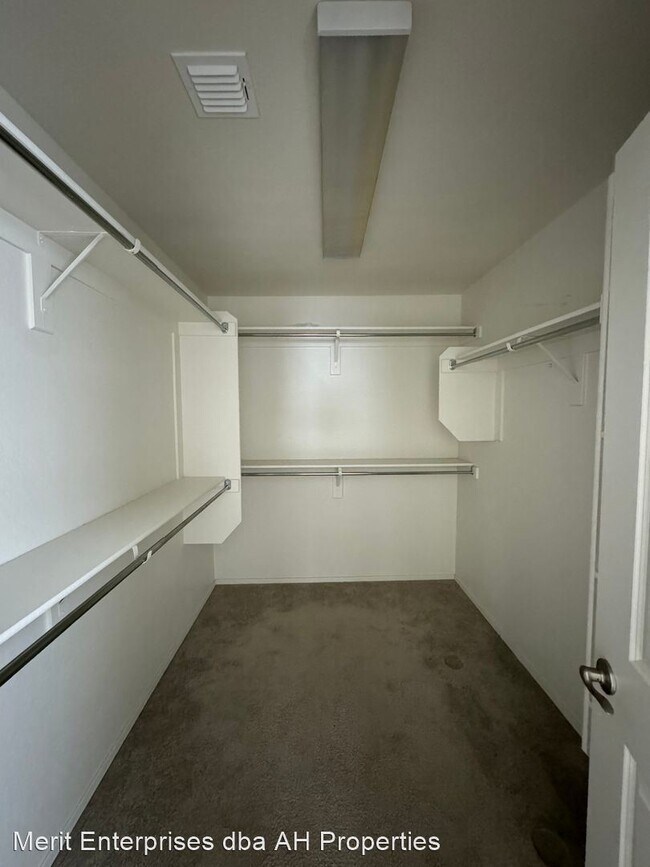 Foto del edificio - 4 br, 3 bath House - 16623 W SIERRA ST