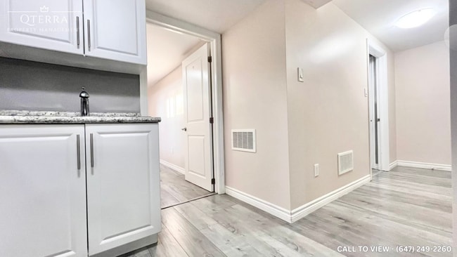 Building Photo - 51 Hadden Cres