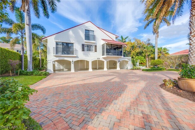 Foto del edificio - 375 8th Ave S