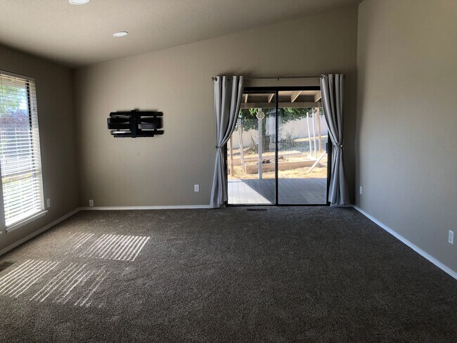 Foto del edificio - 3 Bed / 2 Bath Home with RV Parking in Eag...