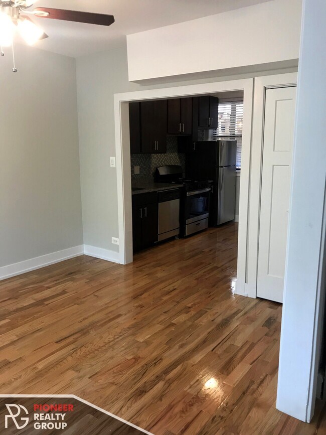 Foto del edificio - 3904 N Janssen Ave