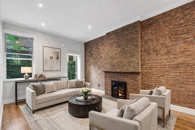 Foto del edificio - 345 E 5th St