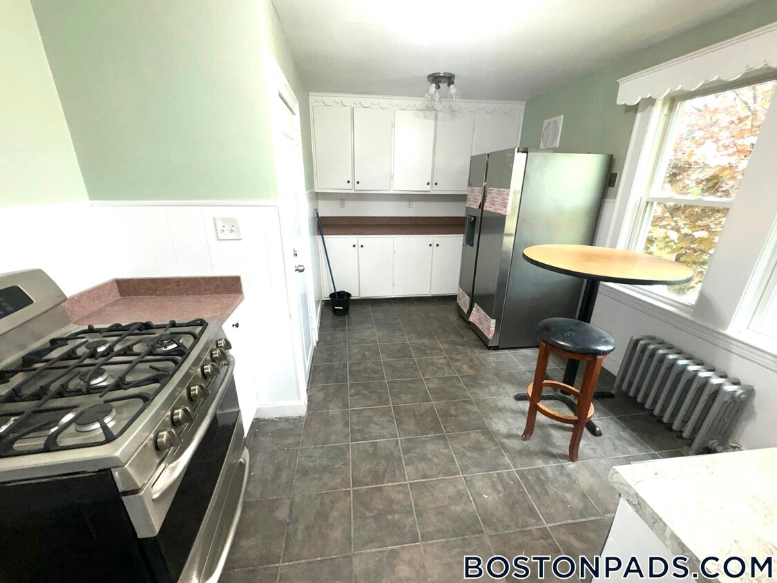 Primary Photo - 747 Boylston St