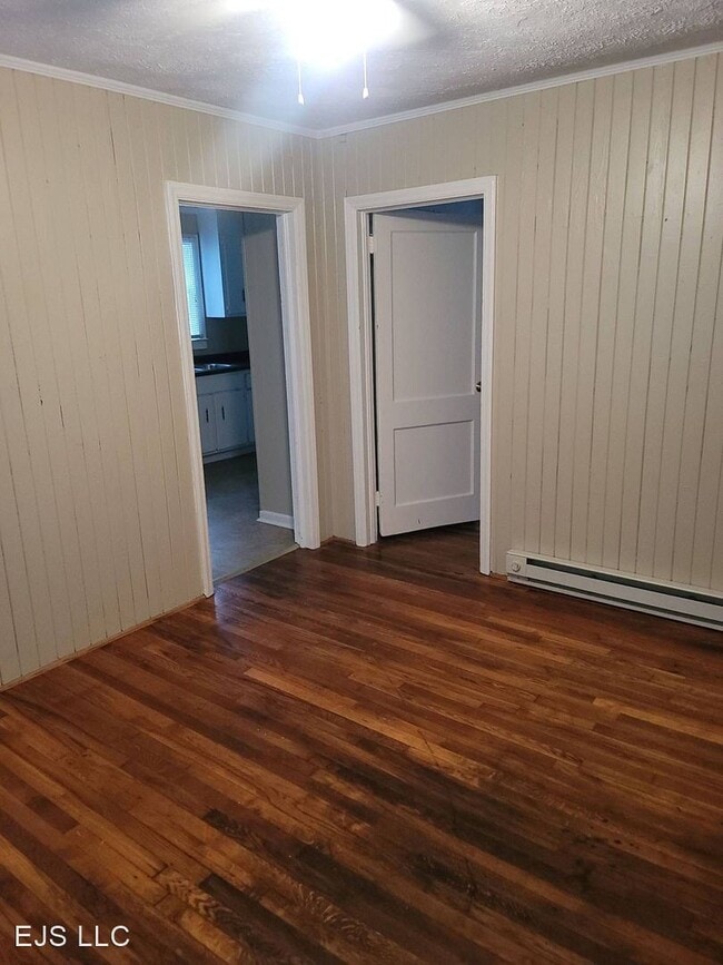 Building Photo - 2 br, 2 bath House - 231 Elder Street