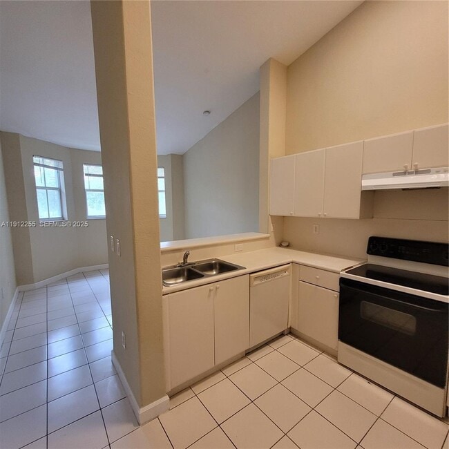 Foto del edificio - 1666 SE 27th Ct