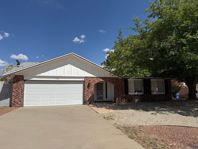 Foto del edificio - Charming 3-bedroom, 2-bath home in Las Cruces