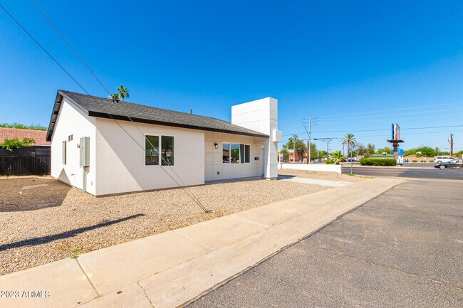 Building Photo - 1638 24TH St