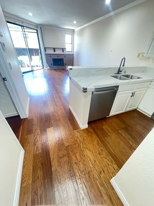 Foto principal - Super cute 1 bdrm in the heart of UTC