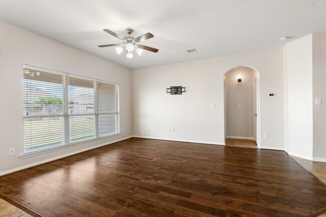 Foto del edificio - 119 Country Crossing Cir