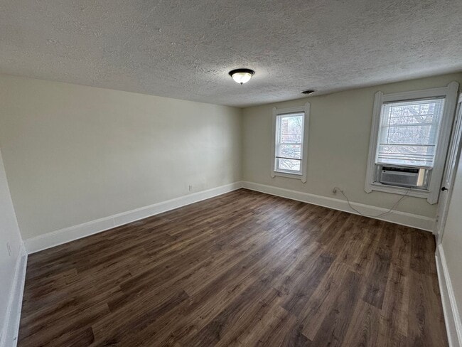 Foto del edificio - 2476 W 10th St