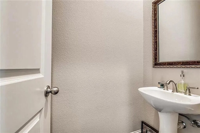 Building Photo - 6710 Estrella