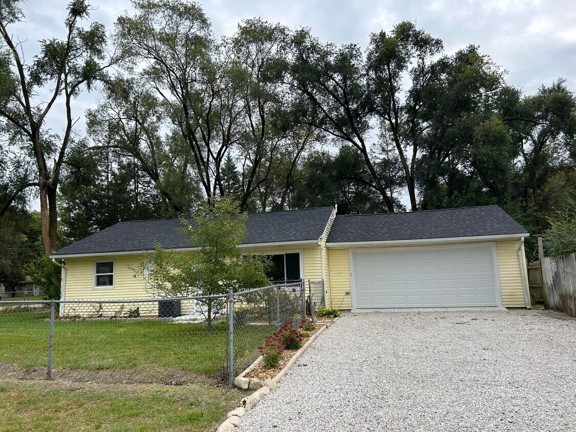 1008 Shumway Ave, Portage, MI 49002 House Rental in Portage, MI