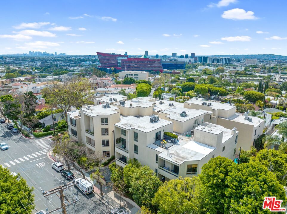 Foto principal - 8960 Cynthia St