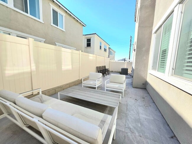 Building Photo - 1612 Ruedy Pl