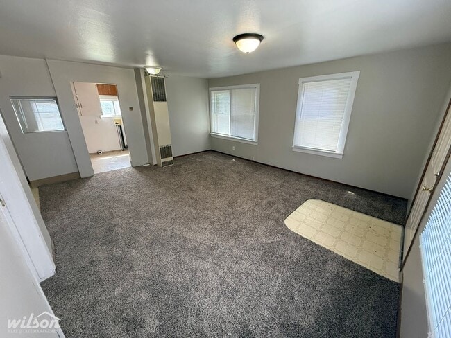 Foto del edificio - 2 Bedroom, 1 Bath Home with a Large Backyard!