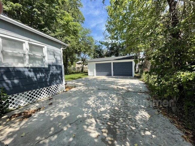 Photo - 2887 Lenox Ave House