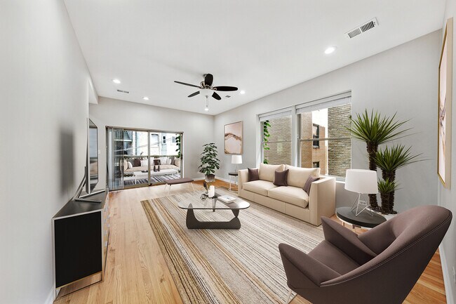 Living Room - 4143 N Sheridan Rd