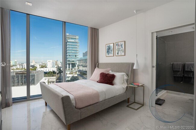Building Photo - 1 Collins Ave