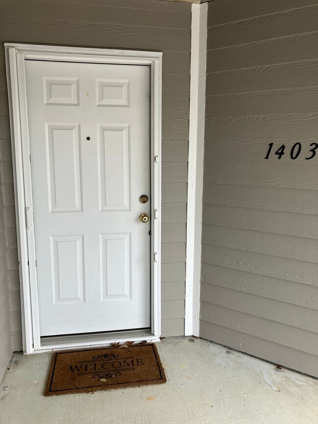 Foto del edificio - This is a 2 Bedroom, 2 Bathroom Completely...