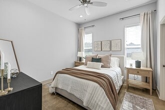 Building Photo - 33455 Buckshot Ln