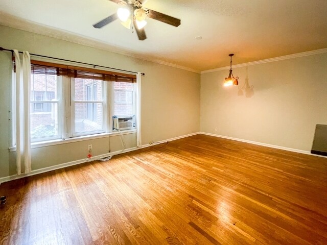 Foto del edificio - 535 W Brompton Ave
