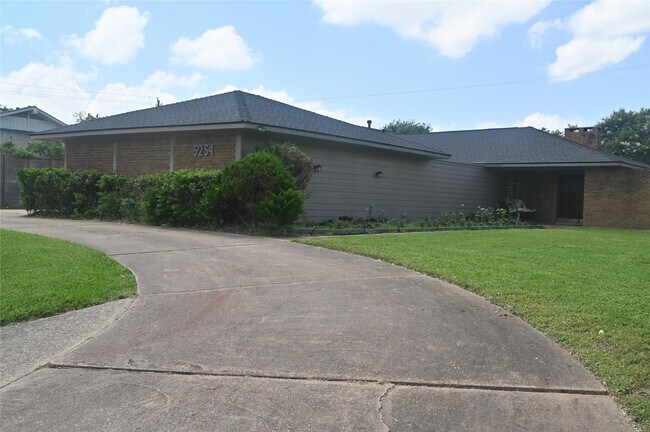 Building Photo - 5254 N Braeswood Blvd
